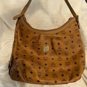 MCM shoulder bag in Cognac design